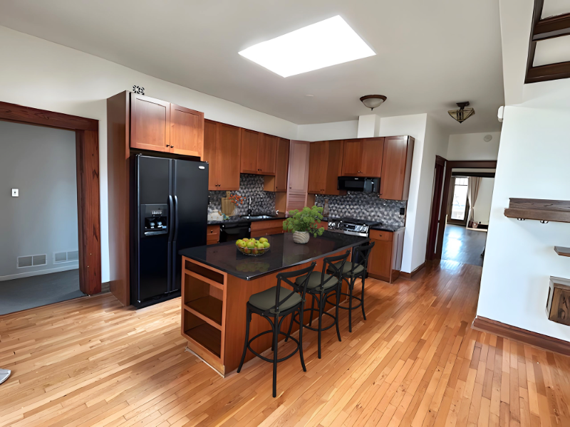 1922 W Touhy Ave in Chicago, IL - Building Photo