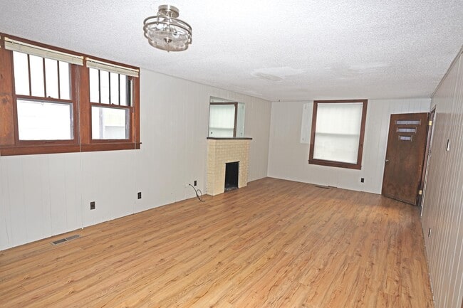 property at 344 E Adams Ave