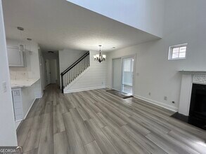 2380 Lexington Ln in Cumming, GA - Foto de edificio - Building Photo