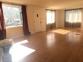 226 Northeast 91st Street in Seattle, WA - Building Photo