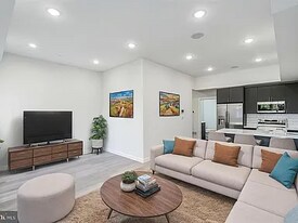 2417 N 7th St in Philadelphia, PA - Building Photo