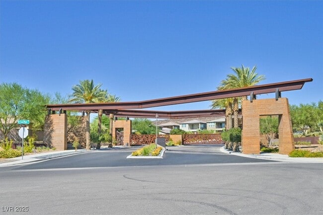 property at 2128 Havensight Ln