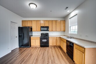 3821 Bailey Rd in Yorkville, IL - Building Photo - Building Photo