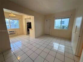 1942 Monroe St in Hollywood, FL - Building Photo