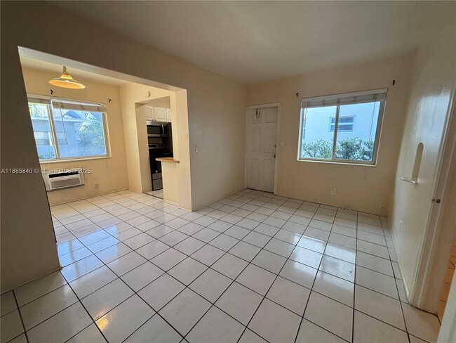 property at 1942 Monroe St
