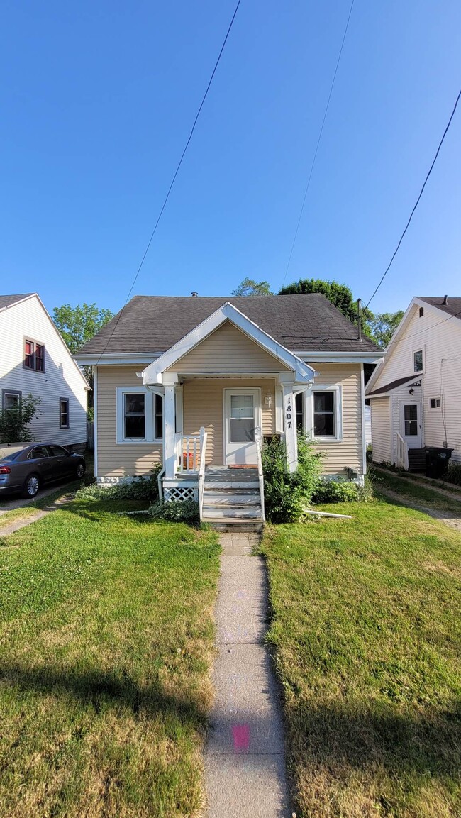 property at 1807 Olds Ave