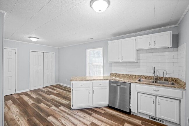 1642 Keesee Rd in Clarksville, TN - Building Photo - Building Photo