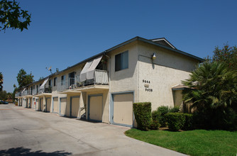 Lakeridge Apartments in Lakeside, CA - Building Photo - Building Photo