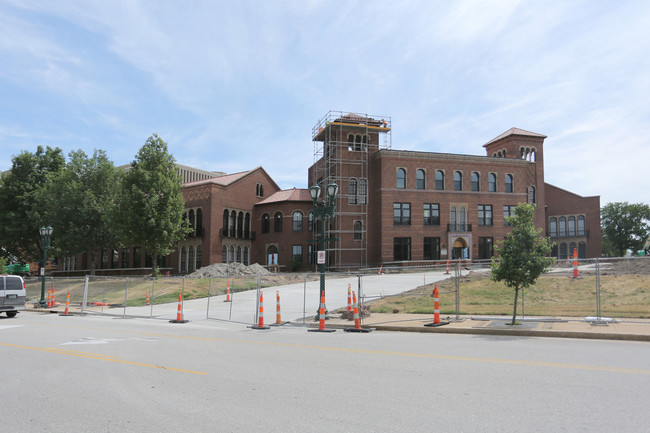 The Core Apartments in St. Louis, MO - Building Photo - Building Photo