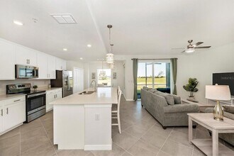 12550 Galapagos Ct, Unit 104 in Venice, FL - Building Photo - Building Photo