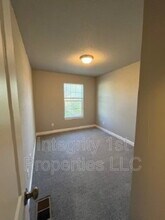 6311 NE 44th St in Kansas City, MO - Building Photo - Building Photo