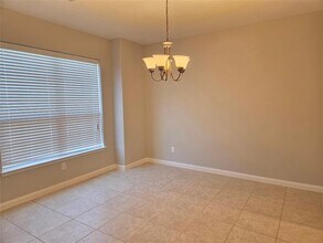 908 Oak Valley in Denton, TX - Building Photo - Building Photo