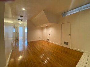 23 Snow Hill St, Unit 10 in Boston, MA - Foto de edificio - Building Photo