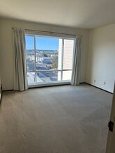 273 S Parkview Ave in Daly City, CA - Building Photo - Building Photo