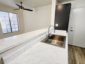 2617 S Durango Dr in Las Vegas, NV - Building Photo - Building Photo