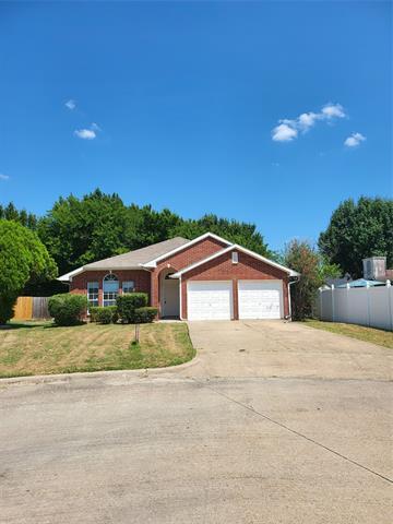 3210 Weirgate Ct in Grand Prairie, TX - Building Photo