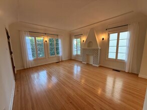 1439 S Holt Ave, Unit 1439 in Los Angeles, CA - Building Photo - Building Photo