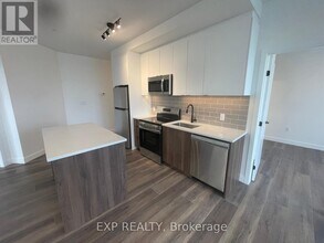 1600 James Naismith Dr in Ottawa, ON - Building Photo - Building Photo