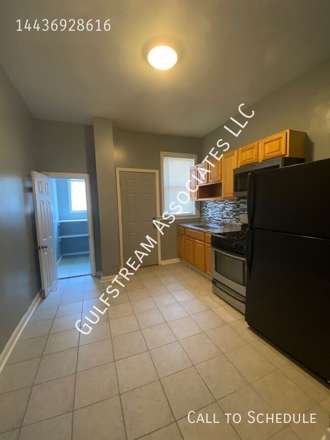 property at 1521 N Ellamont St