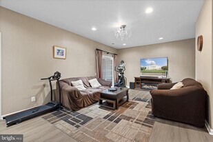 42770 Keiller Terrace in Ashburn, VA - Building Photo