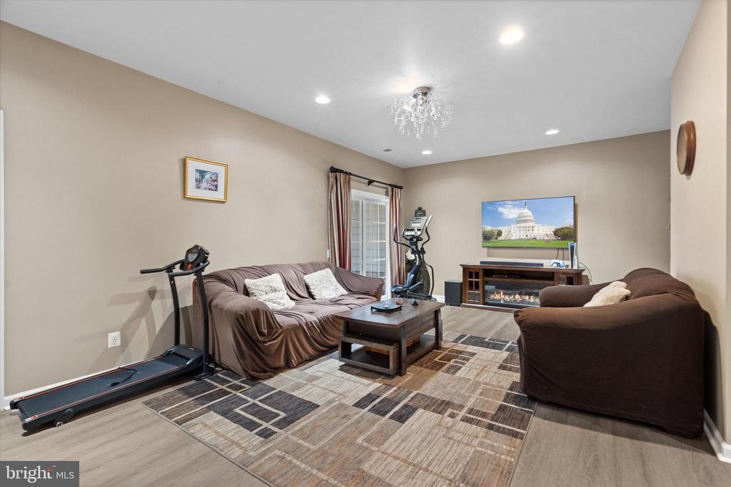 42770 Keiller Terrace in Ashburn, VA - Building Photo