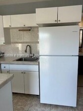 10215 SW 212th St in Cutler Bay, FL - Foto de edificio - Building Photo