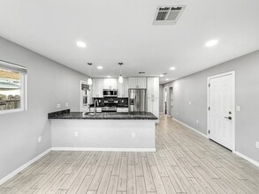 6123 Horton Dr in La Mesa, CA - Building Photo - Building Photo