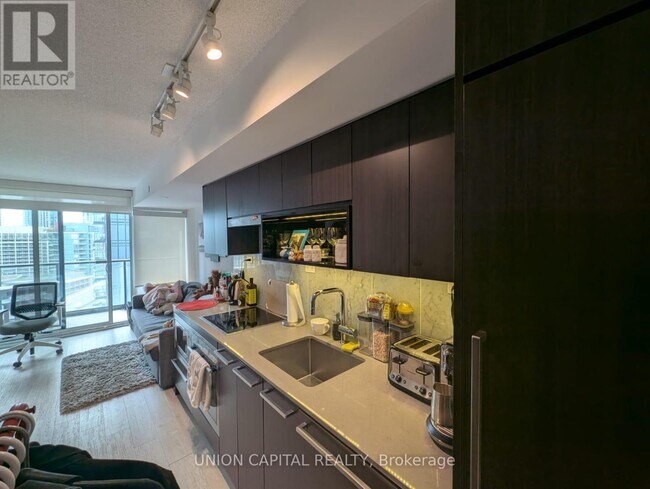 70-1770 Queens Wharf Rd in Mississauga, ON - Building Photo - Building Photo