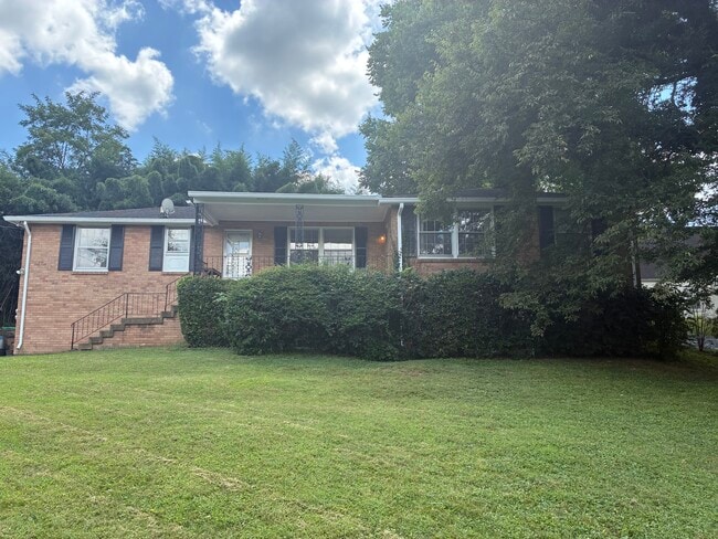 804 Crescent Hill Rd in Nashville, TN - Foto de edificio - Building Photo