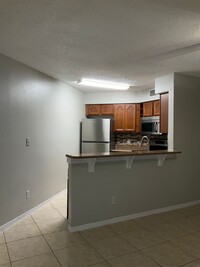 3900 Southpointe Dr in Orlando, FL - Building Photo - Building Photo