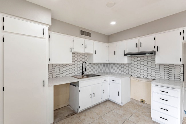 property at 8633 W Weldon Ave