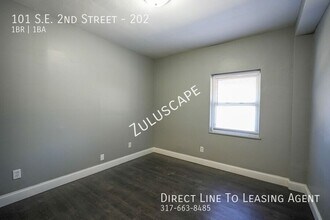 101 SE 2nd St in Evansville, IN - Foto de edificio - Building Photo