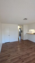 4940 E Owens Ave in Las Vegas, NV - Foto de edificio - Building Photo