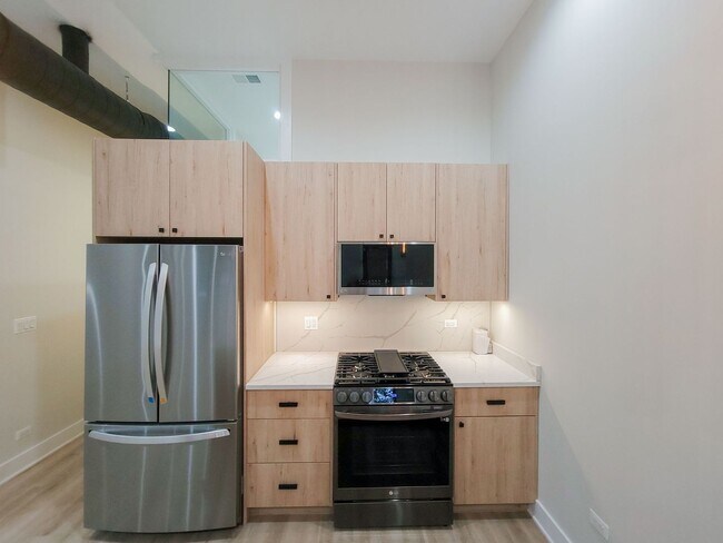 3829 N Southport Ave, Unit 1 in Chicago, IL - Foto de edificio - Building Photo