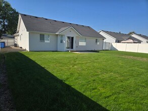 10476 N Seaside St in Hayden, ID - Building Photo - Building Photo