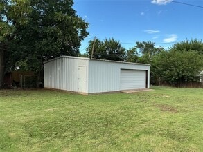 517 N Western Ave in Cordell, OK - Foto de edificio - Building Photo