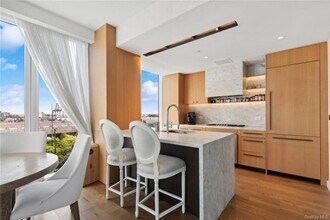 50 Bridge Park Dr, Unit 6D in Brooklyn, NY - Building Photo - Building Photo