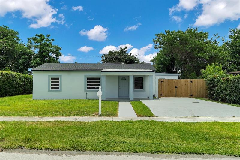 14620 Tyler St in Miami, FL - Building Photo