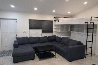 500 NE 3rd St in Hallandale Beach, FL - Building Photo - Building Photo