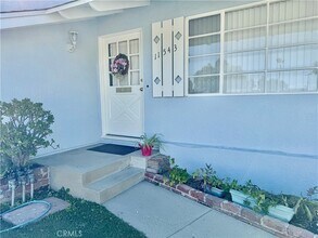11543 Swinton Ave in Los Angeles, CA - Building Photo - Building Photo
