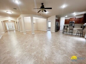 6054 Diamante Dr in Crestview, FL - Building Photo - Building Photo