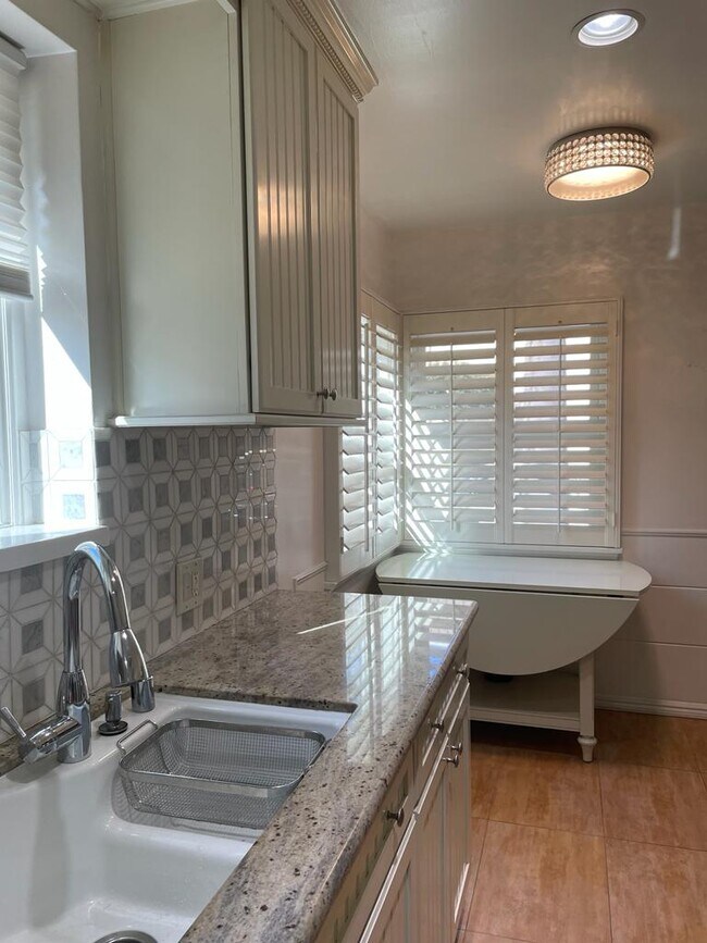 1512 Ocean Park Blvd in Santa Monica, CA - Building Photo - Building Photo