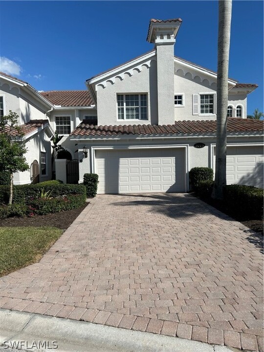 9079 Cascada Way in Naples, FL - Building Photo