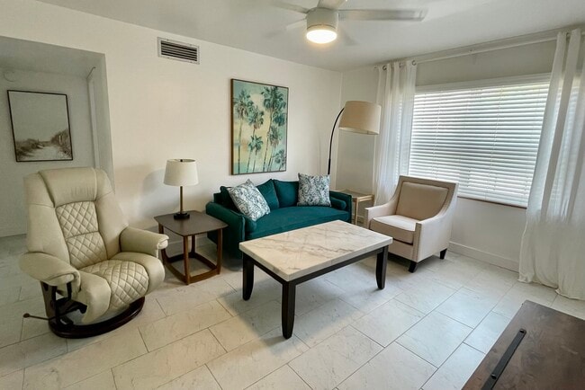 property at 4158 Tamiami Trl