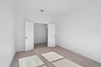 138 Arbordale St in Andice, TX - Building Photo - Building Photo