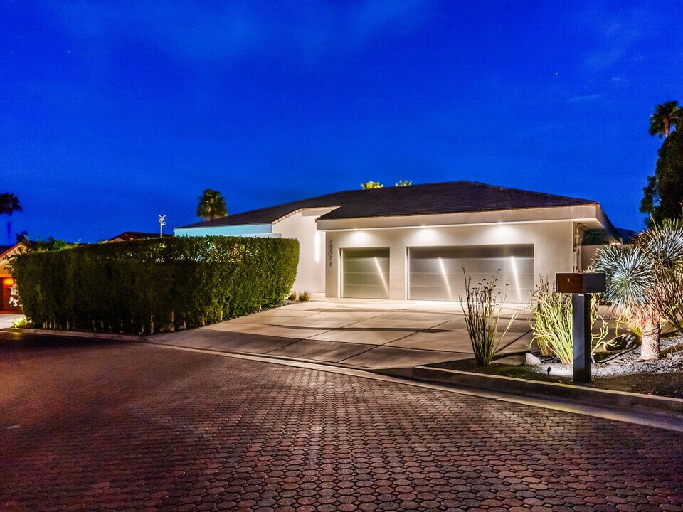 46784 Vista Viejo Dr in Palm Desert, CA - Building Photo
