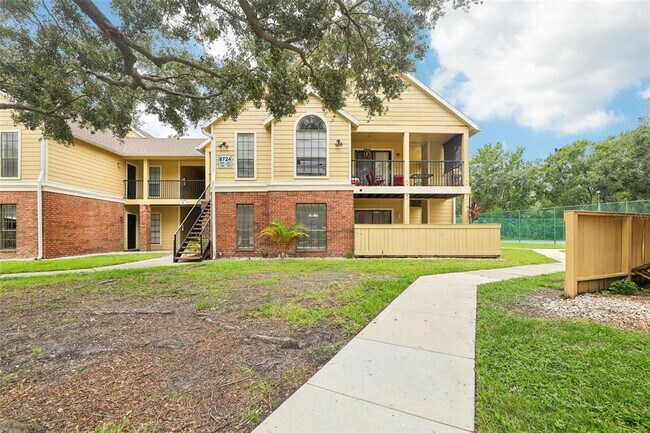 8724 Mallard Reserve Dr in Tampa, FL - Building Photo - Building Photo