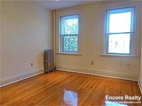 28 Queensberry St, Unit 36 in Boston, MA - Building Photo - Building Photo