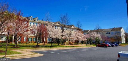 44251 Huron Terrace in Ashburn, VA - Building Photo - Building Photo