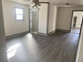 2502 E Hartson Ave, Unit 1 in Spokane, WA - Building Photo - Building Photo